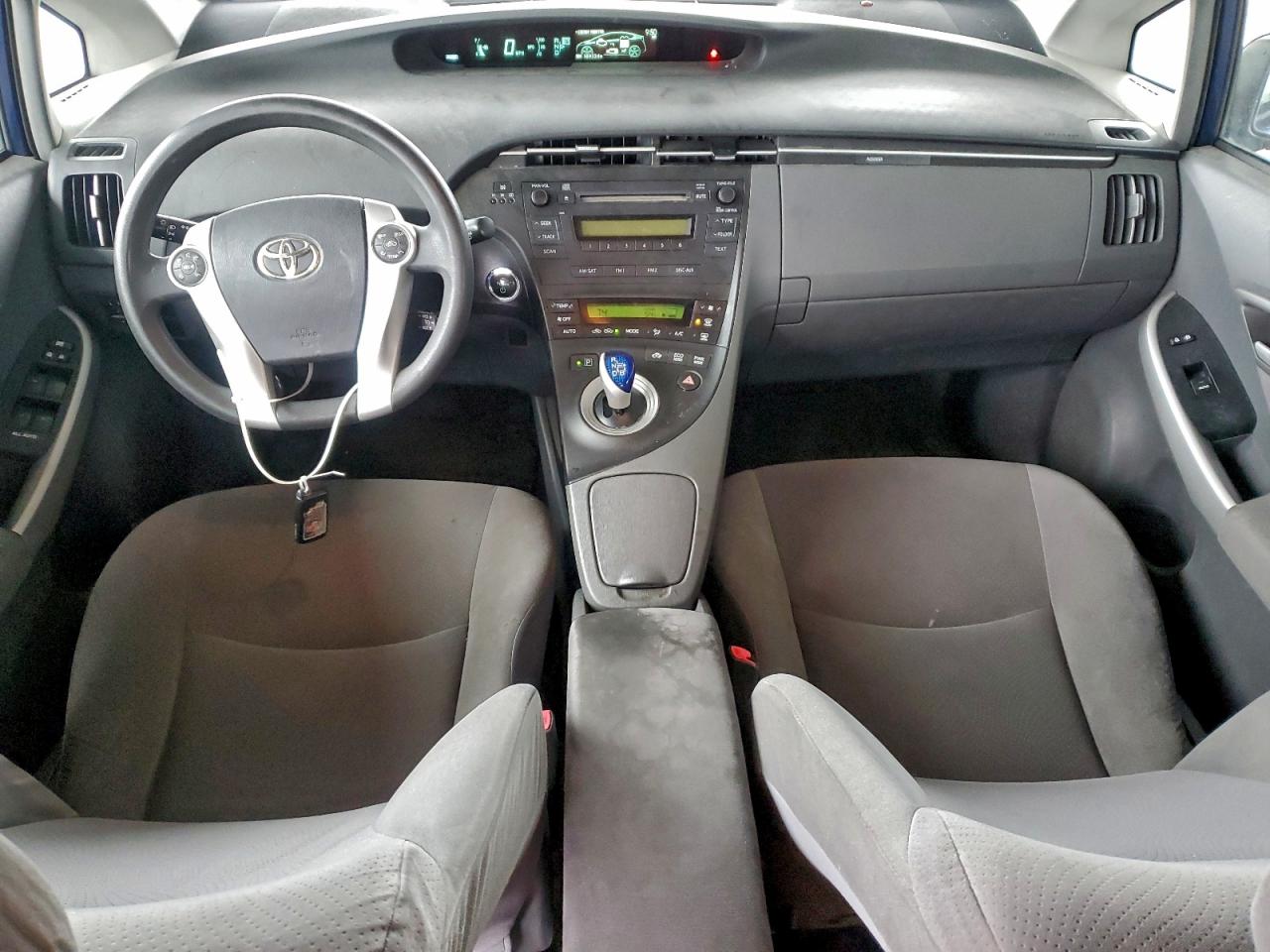 2011 TOYOTA PRIUS photo 8
