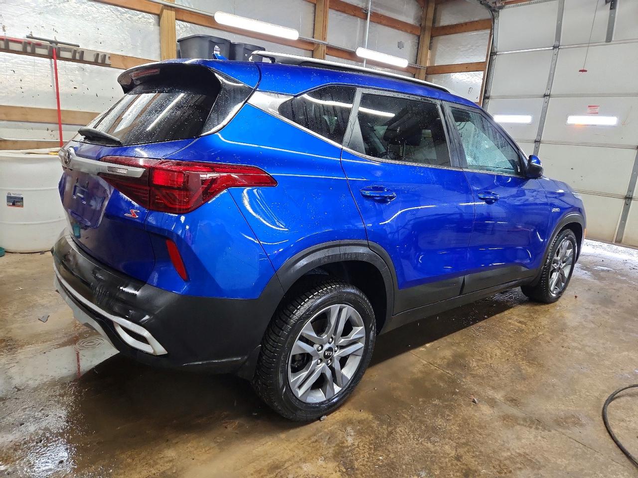 2021 KIA SELTOS S photo 3
