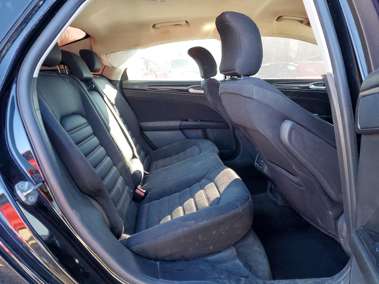2016 FORD FUSION SE photo 28