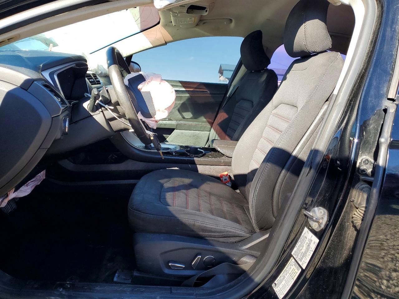 2016 FORD FUSION SE photo 19