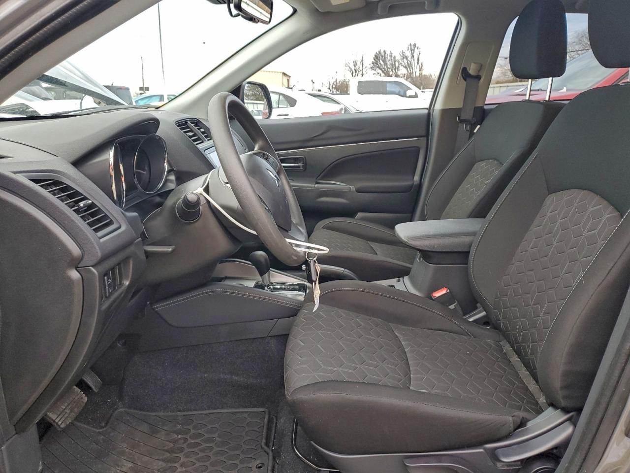 2025 MITSUBISHI OUTLANDER SPORT S photo 19