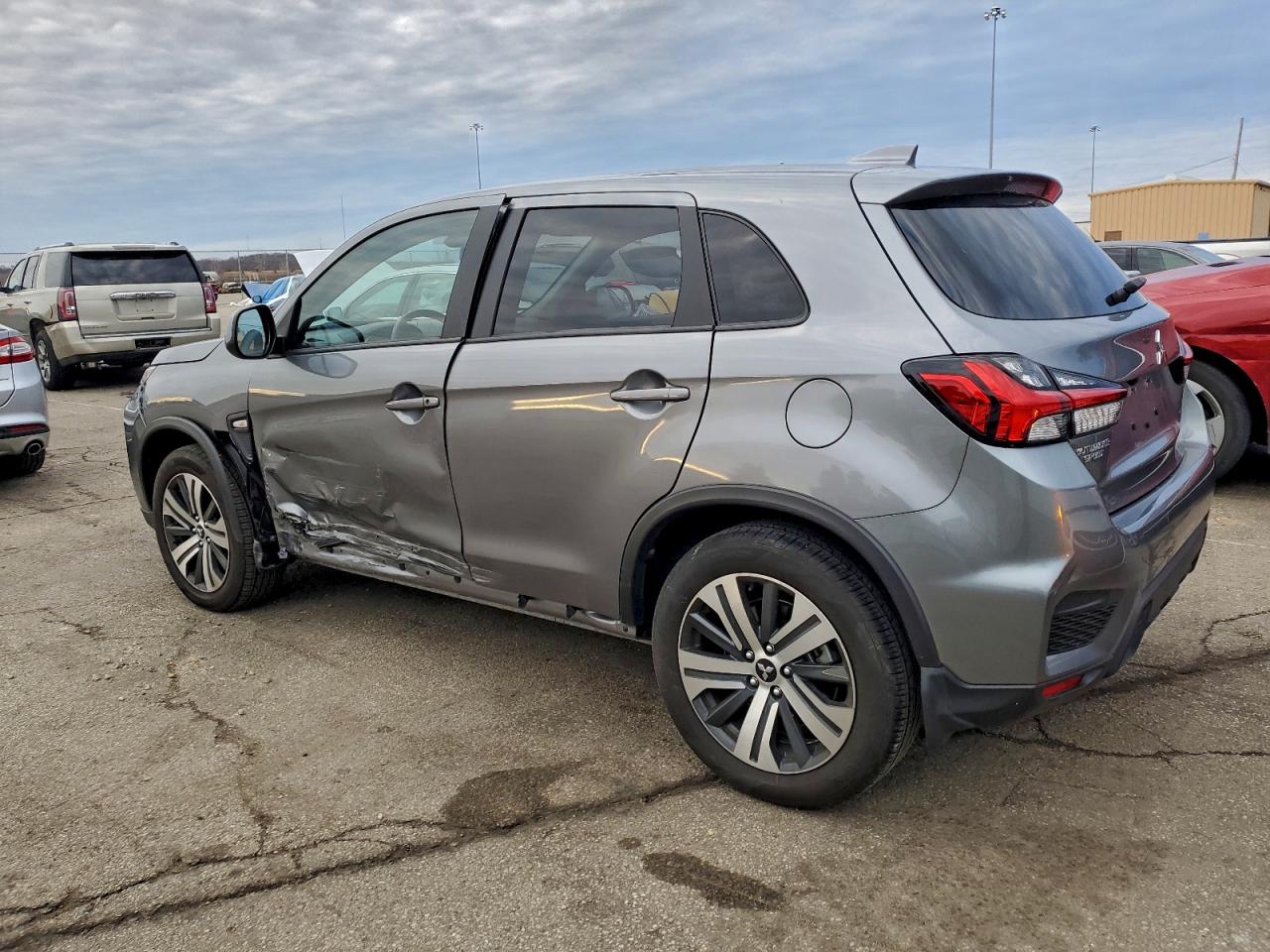 2025 MITSUBISHI OUTLANDER SPORT S photo 4