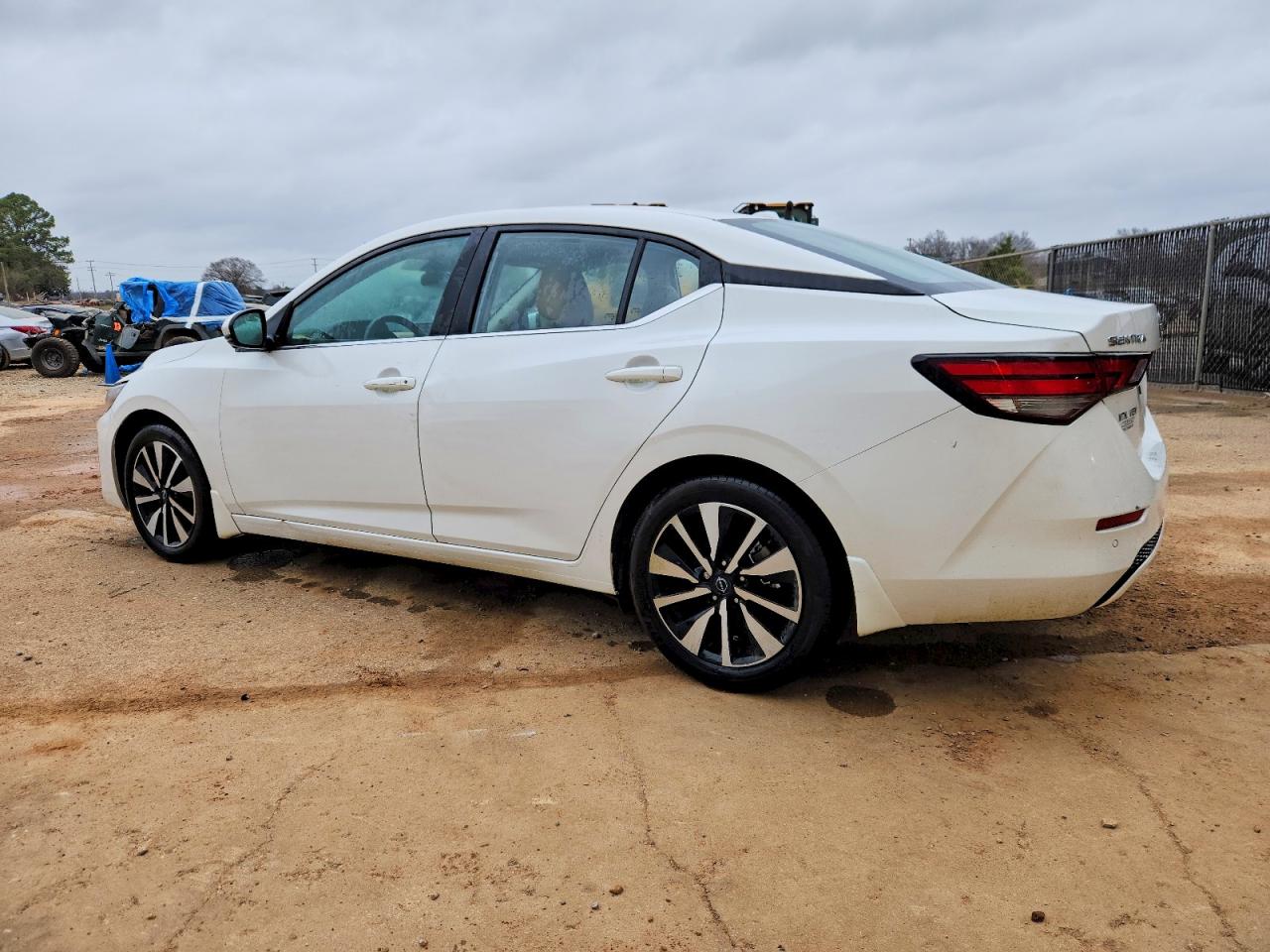2024 NISSAN SENTRA SV photo 2