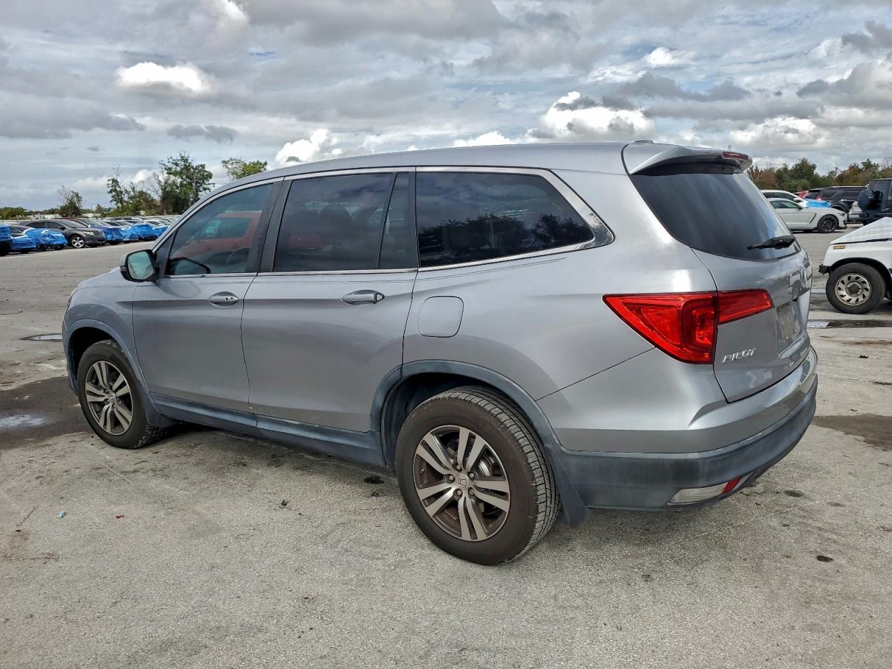 2016 HONDA PILOT EXL photo 2