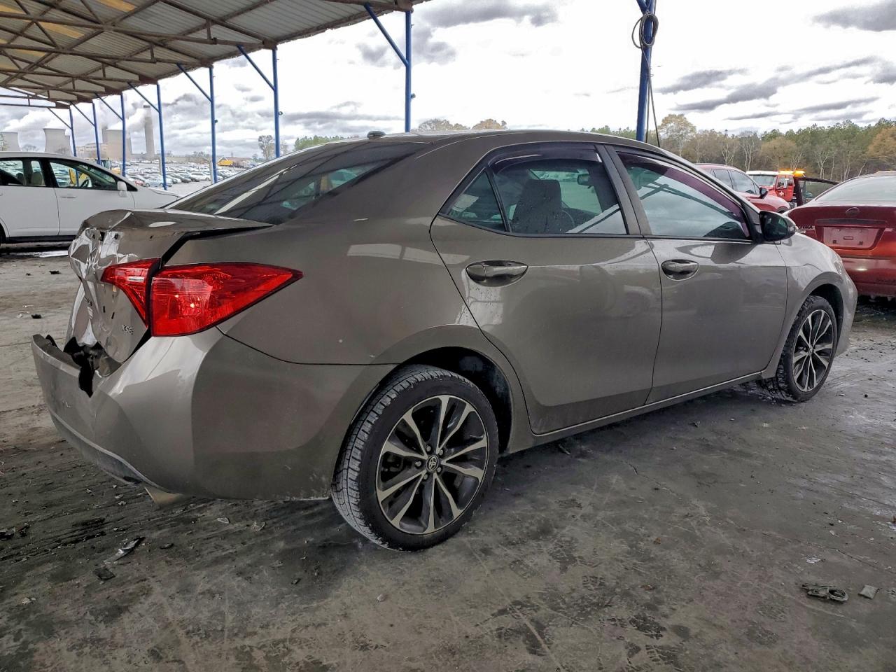 2018 TOYOTA COROLLA L photo 3
