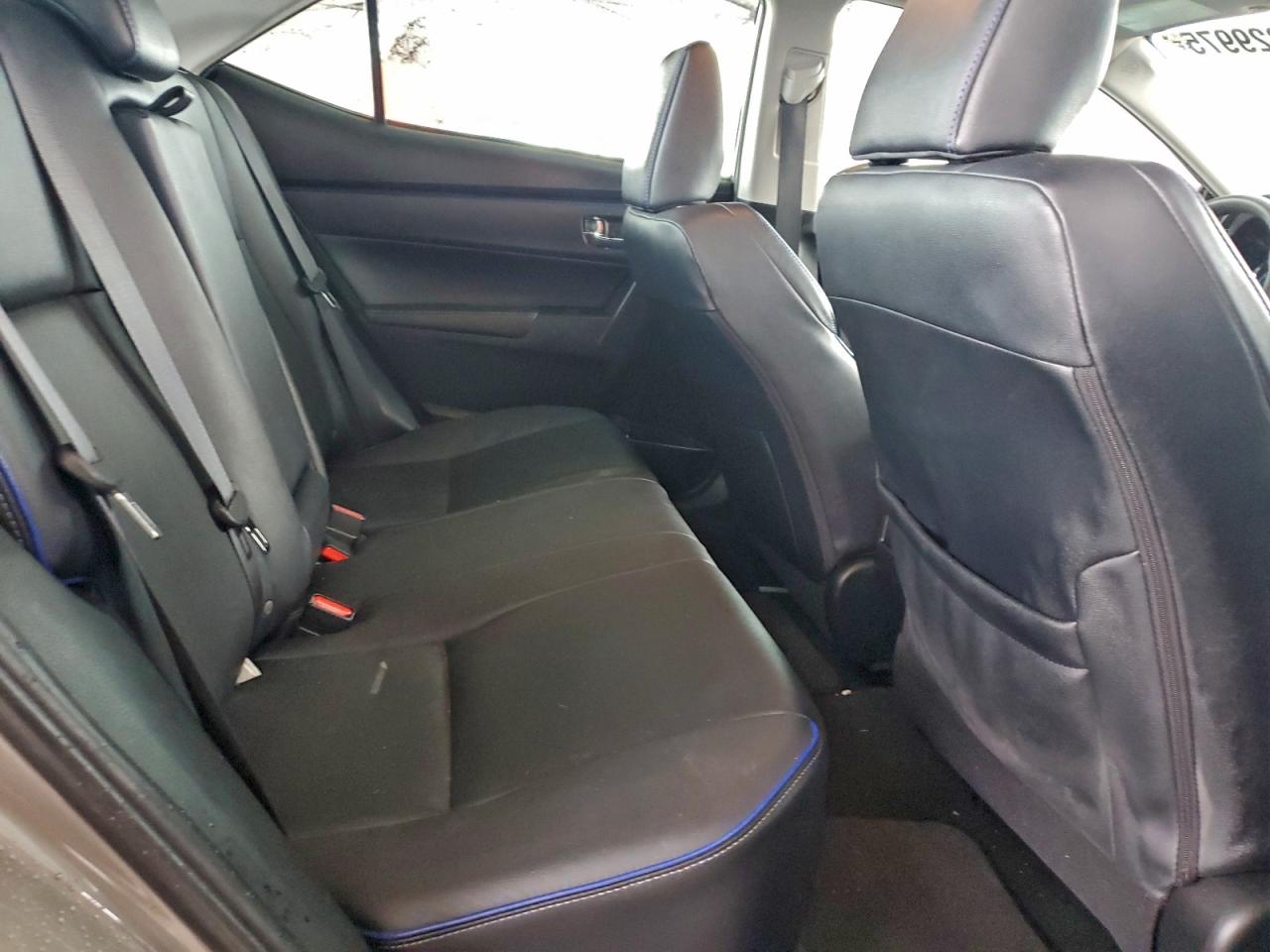2018 TOYOTA COROLLA L photo 10