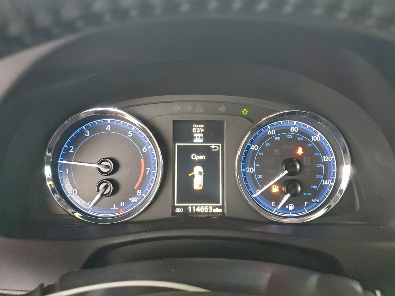 2018 TOYOTA COROLLA L photo 9
