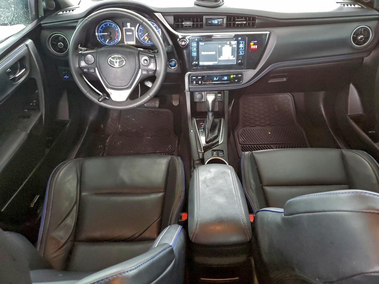 2018 TOYOTA COROLLA L photo 8