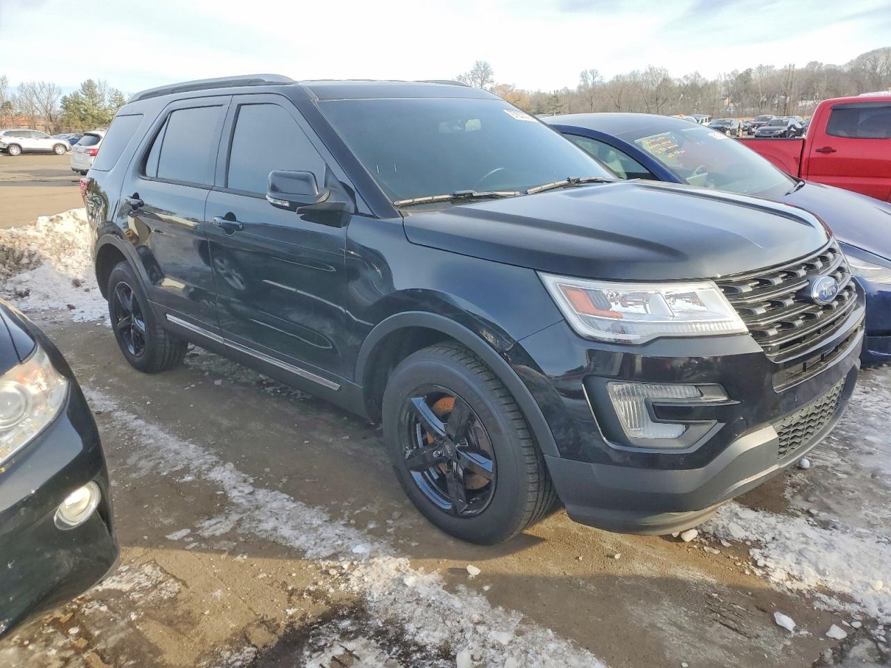 2016 FORD EXPLORER XLT photo 4