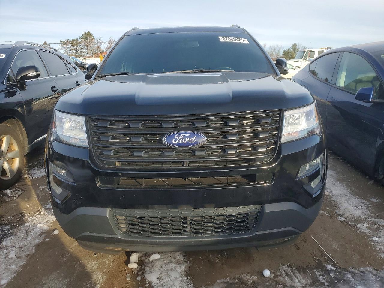 2016 FORD EXPLORER XLT photo 5
