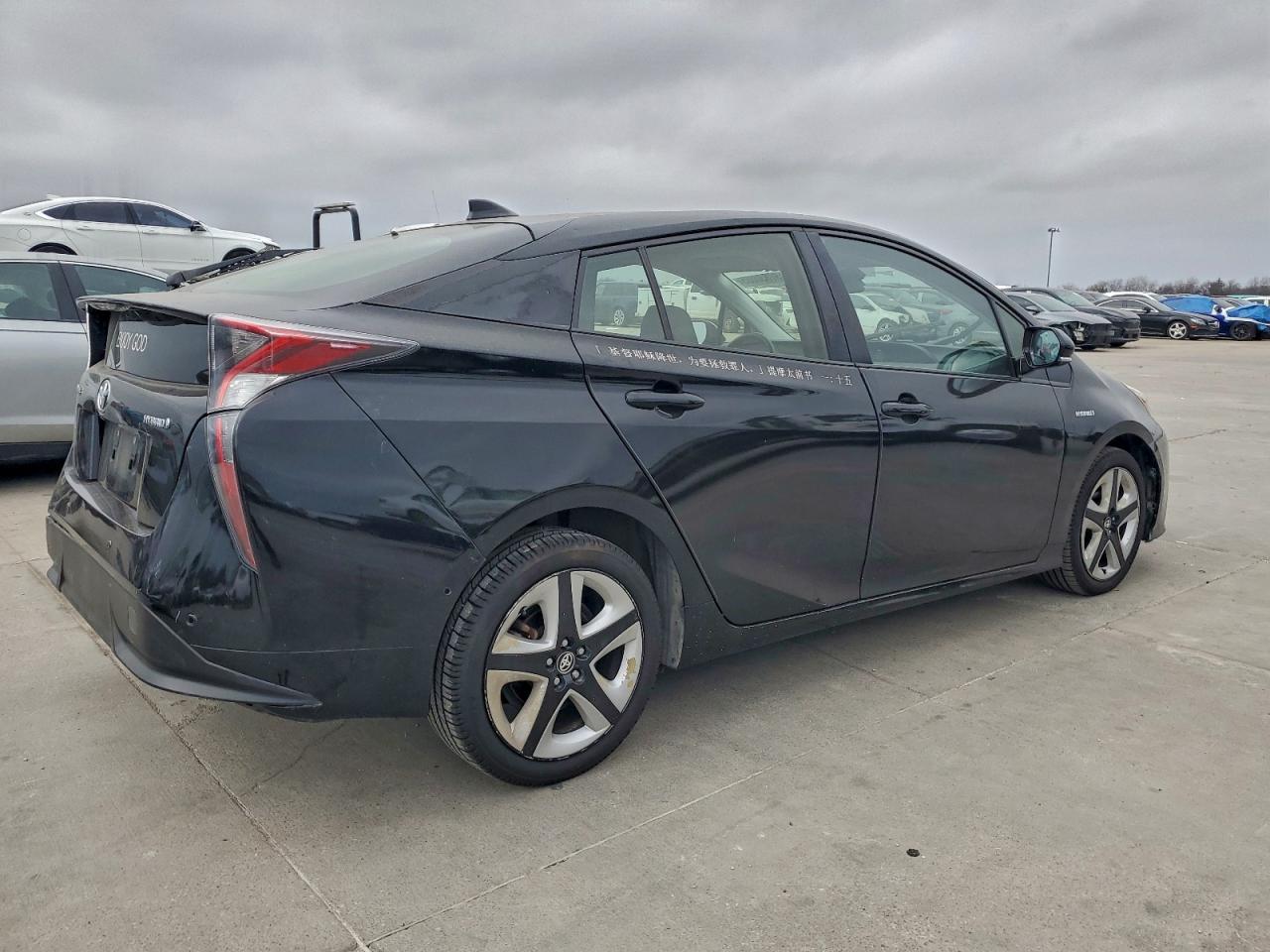 2017 TOYOTA PRIUS photo 3