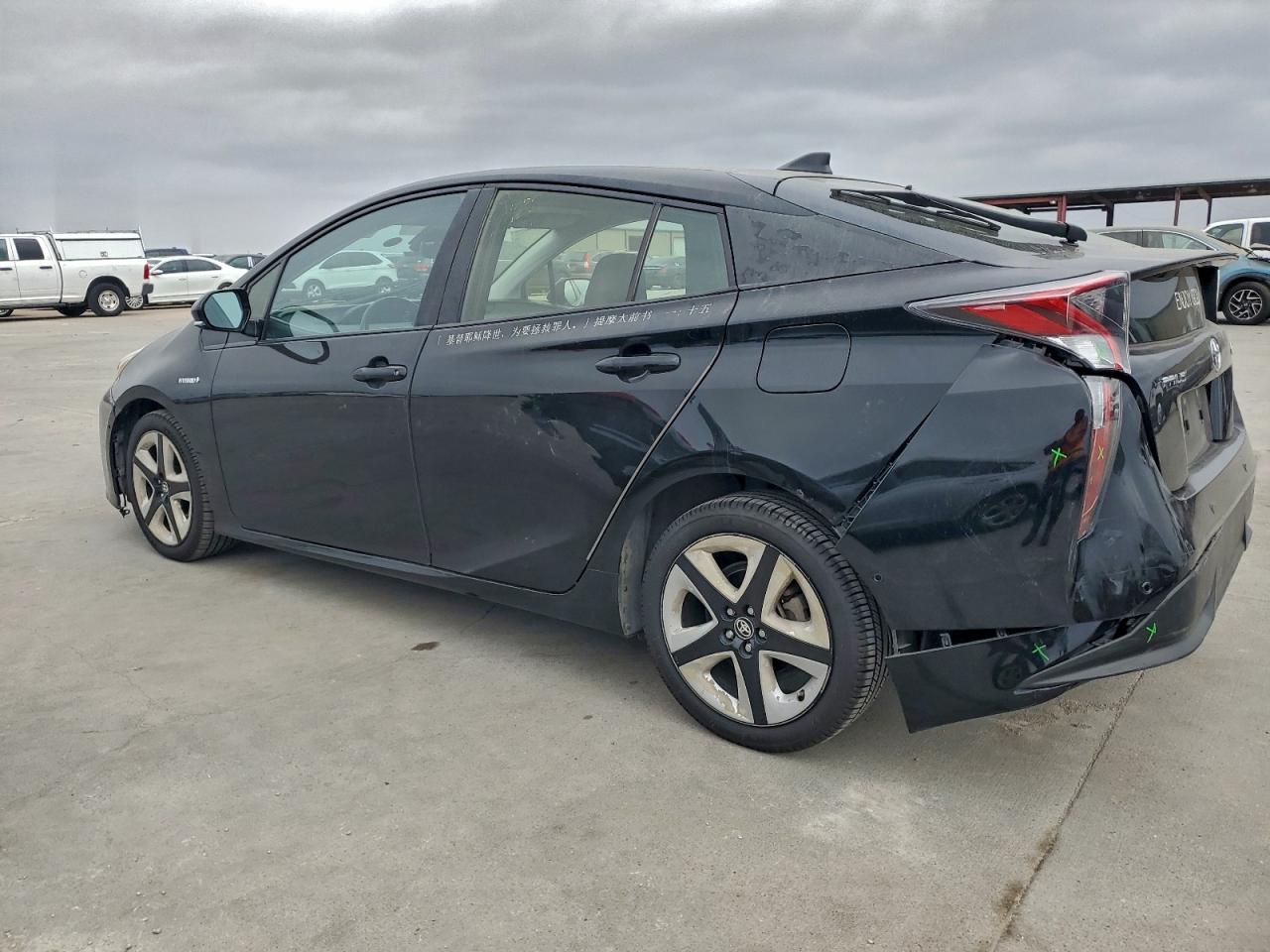 2017 TOYOTA PRIUS photo 2