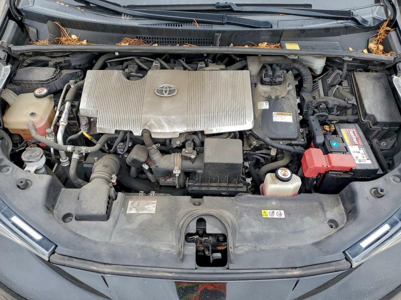2017 TOYOTA PRIUS photo 11