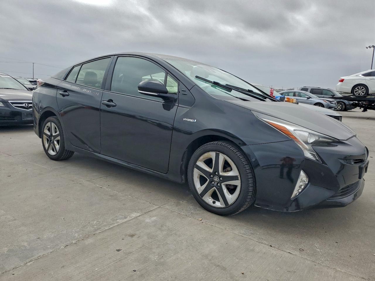 2017 TOYOTA PRIUS photo 4