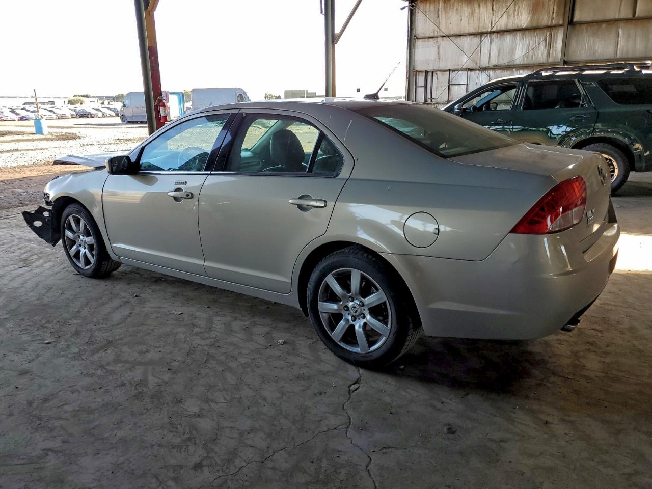 2010 MERCURY MILAN PREMIER photo 2