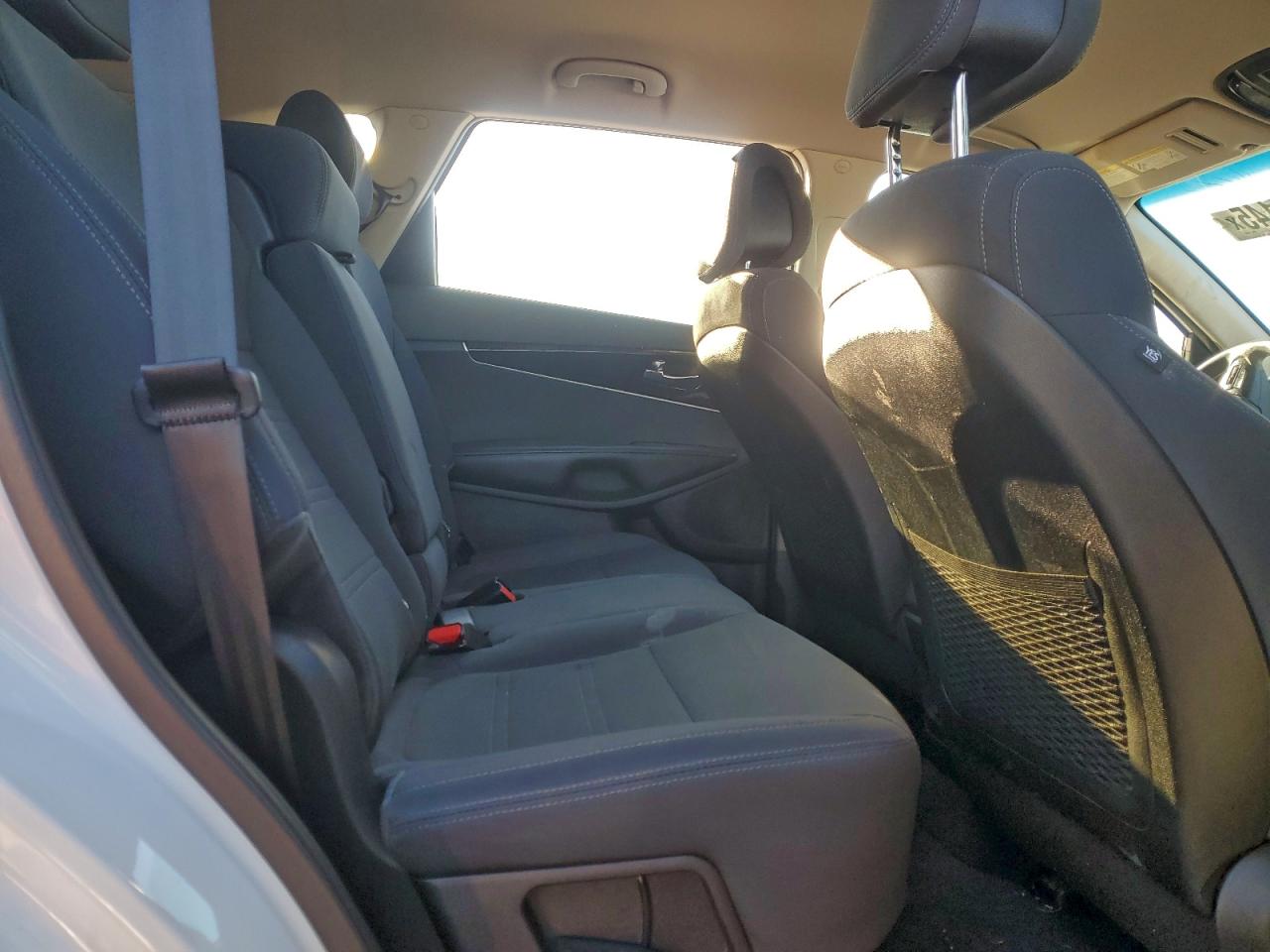 2016 KIA SORENTO LX photo 11