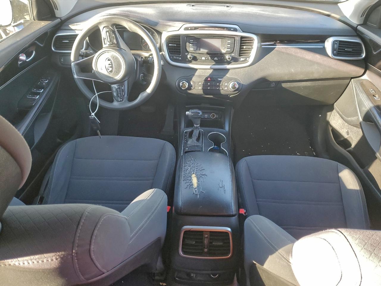 2016 KIA SORENTO LX photo 8