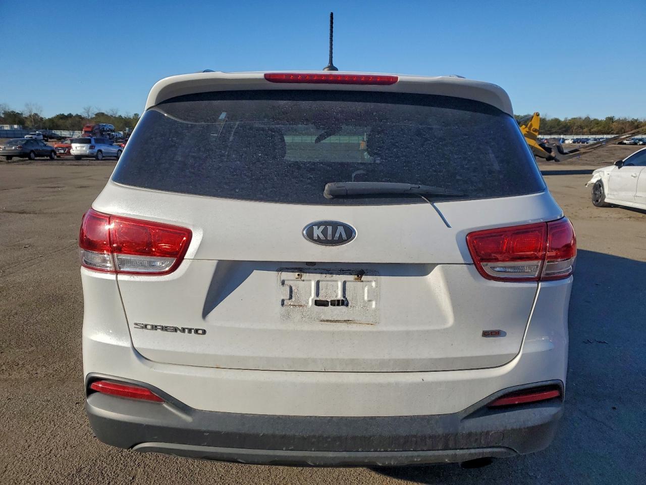 2016 KIA SORENTO LX photo 6