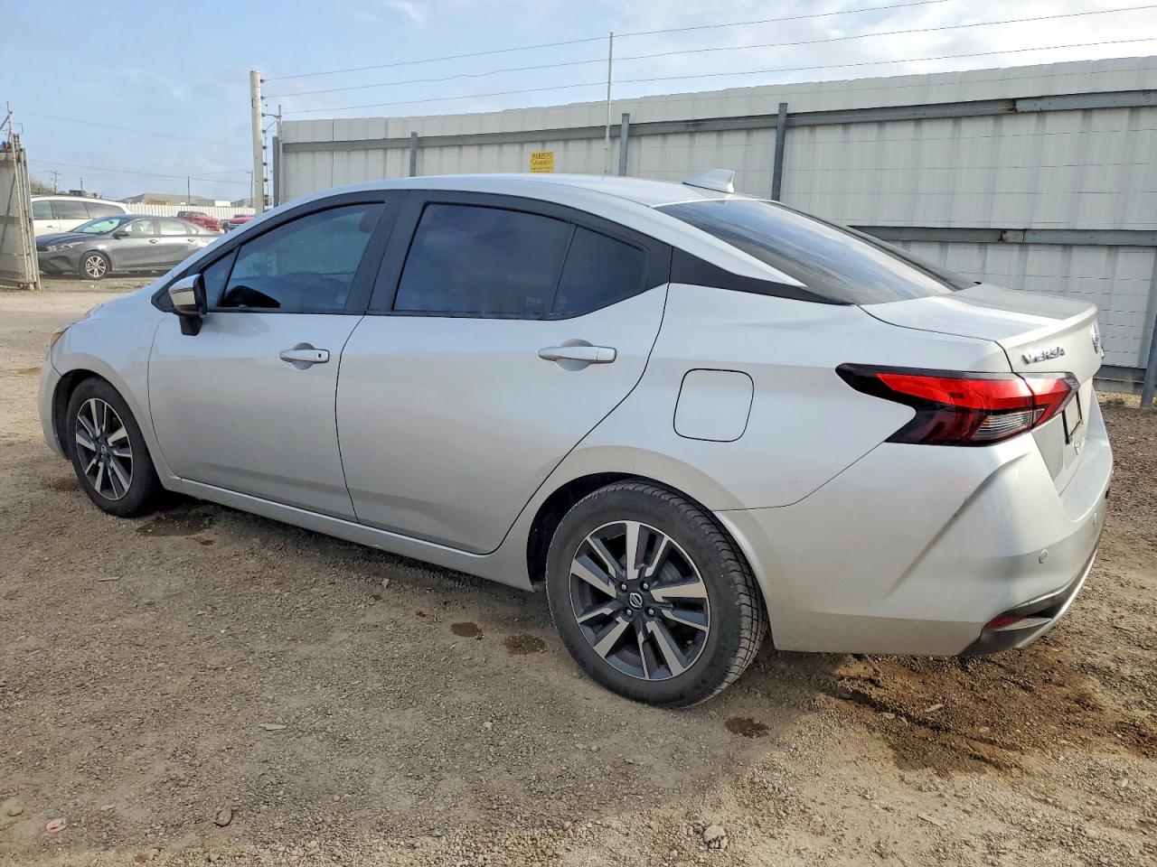 2021 NISSAN VERSA SV photo 2