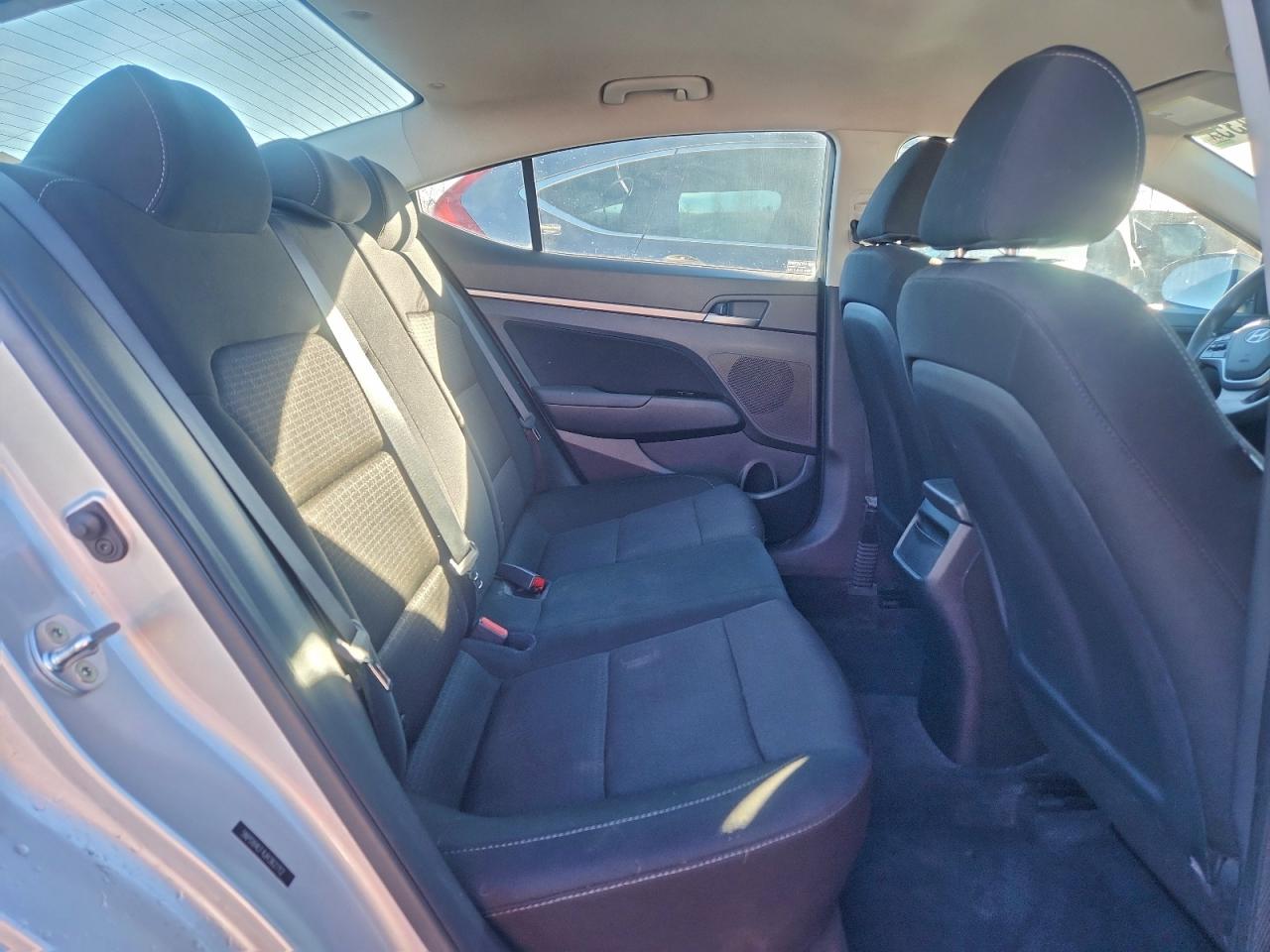 2018 HYUNDAI ELANTRA SEL photo 10