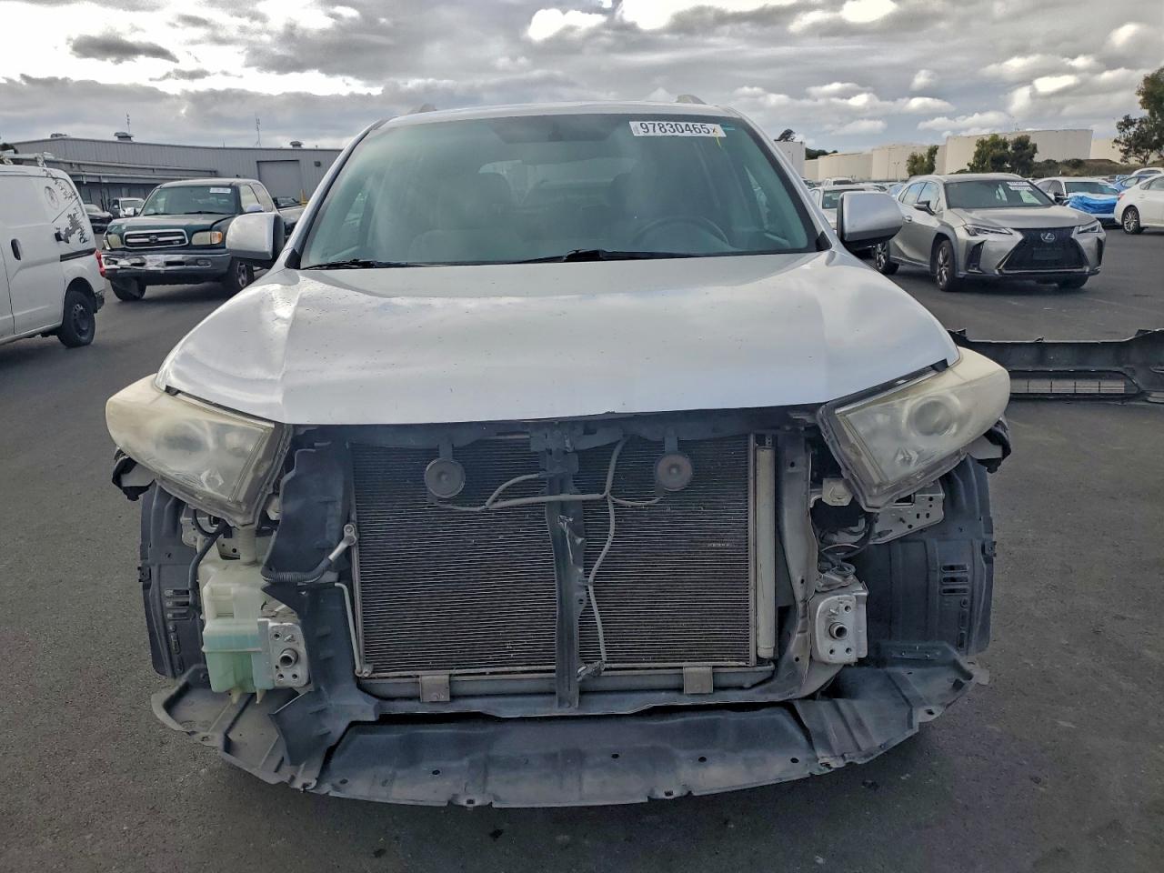 2013 TOYOTA HIGHLANDER BASE photo 5