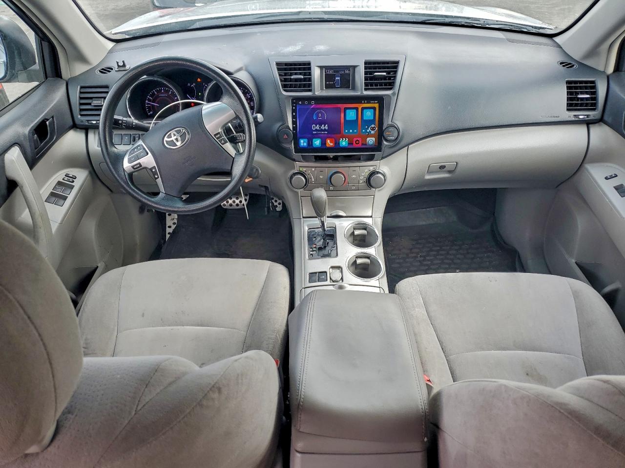 2013 TOYOTA HIGHLANDER BASE photo 8