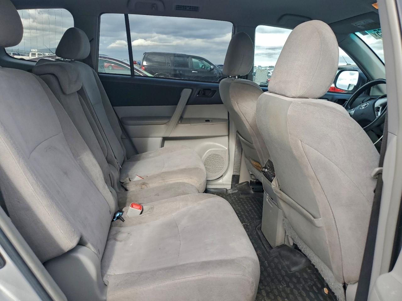 2013 TOYOTA HIGHLANDER BASE photo 11