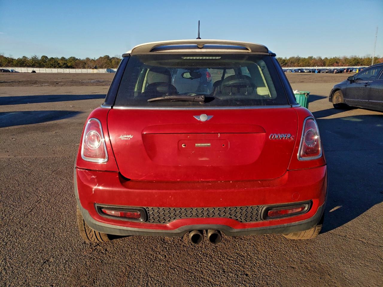 2011 MINI COOPER S photo 6