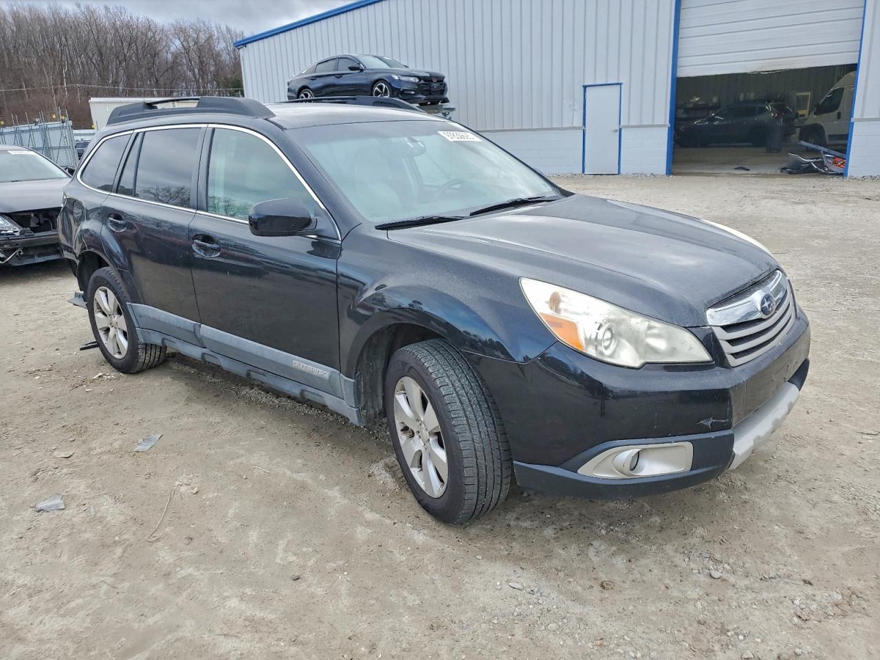 2011 SUBARU OUTBACK 3.6R LIMITED photo 4