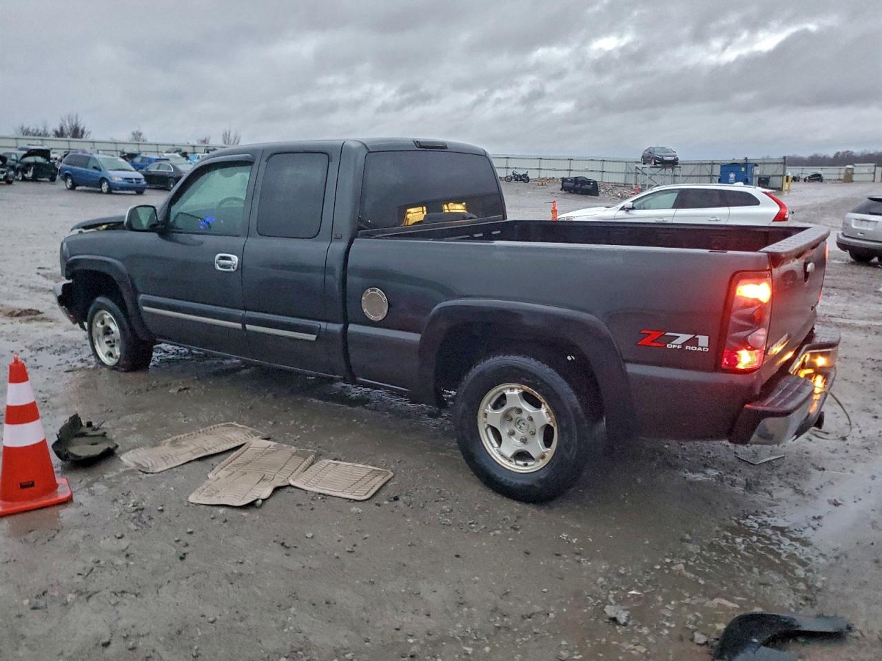 2003 CHEVROLET SILVERADO K1500 photo 2