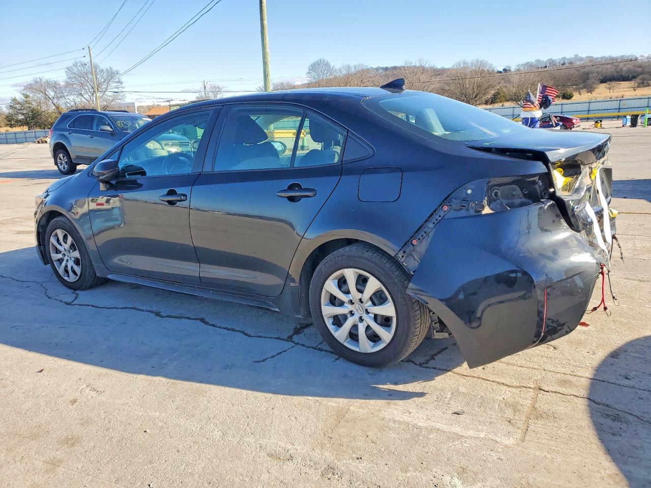 2021 TOYOTA COROLLA LE photo 3