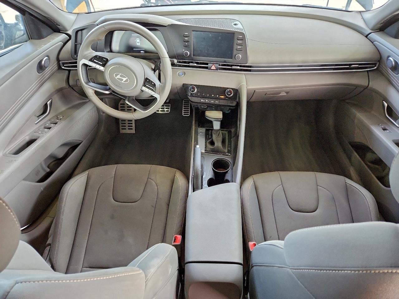 2025 HYUNDAI ELANTRA SEL SPORT photo 8