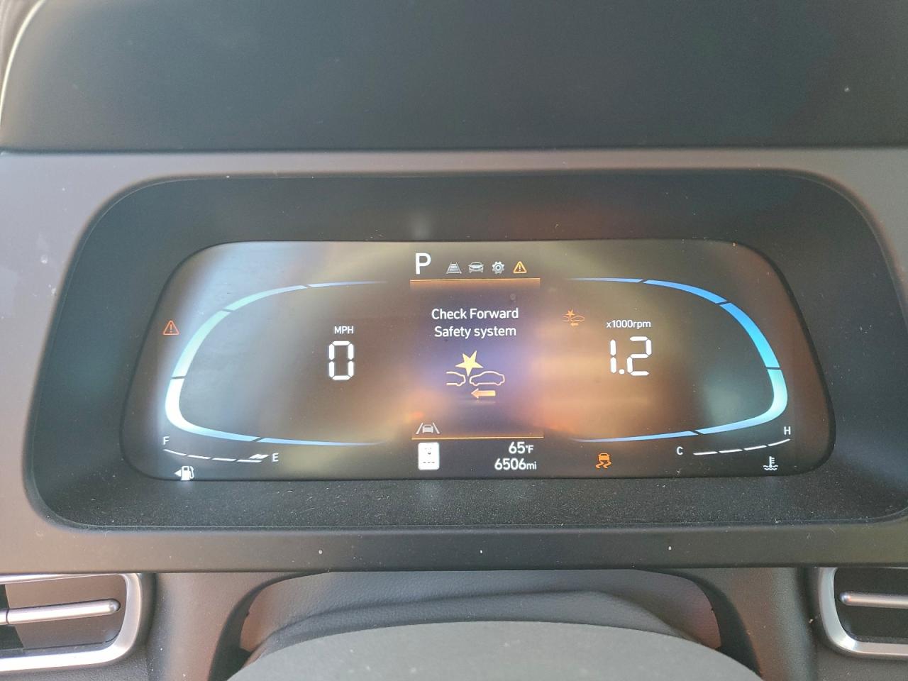 2025 HYUNDAI ELANTRA SEL SPORT photo 9