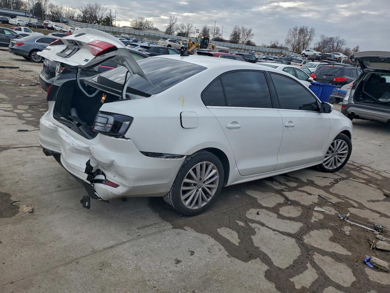 2016 VOLKSWAGEN JETTA SEL photo 3