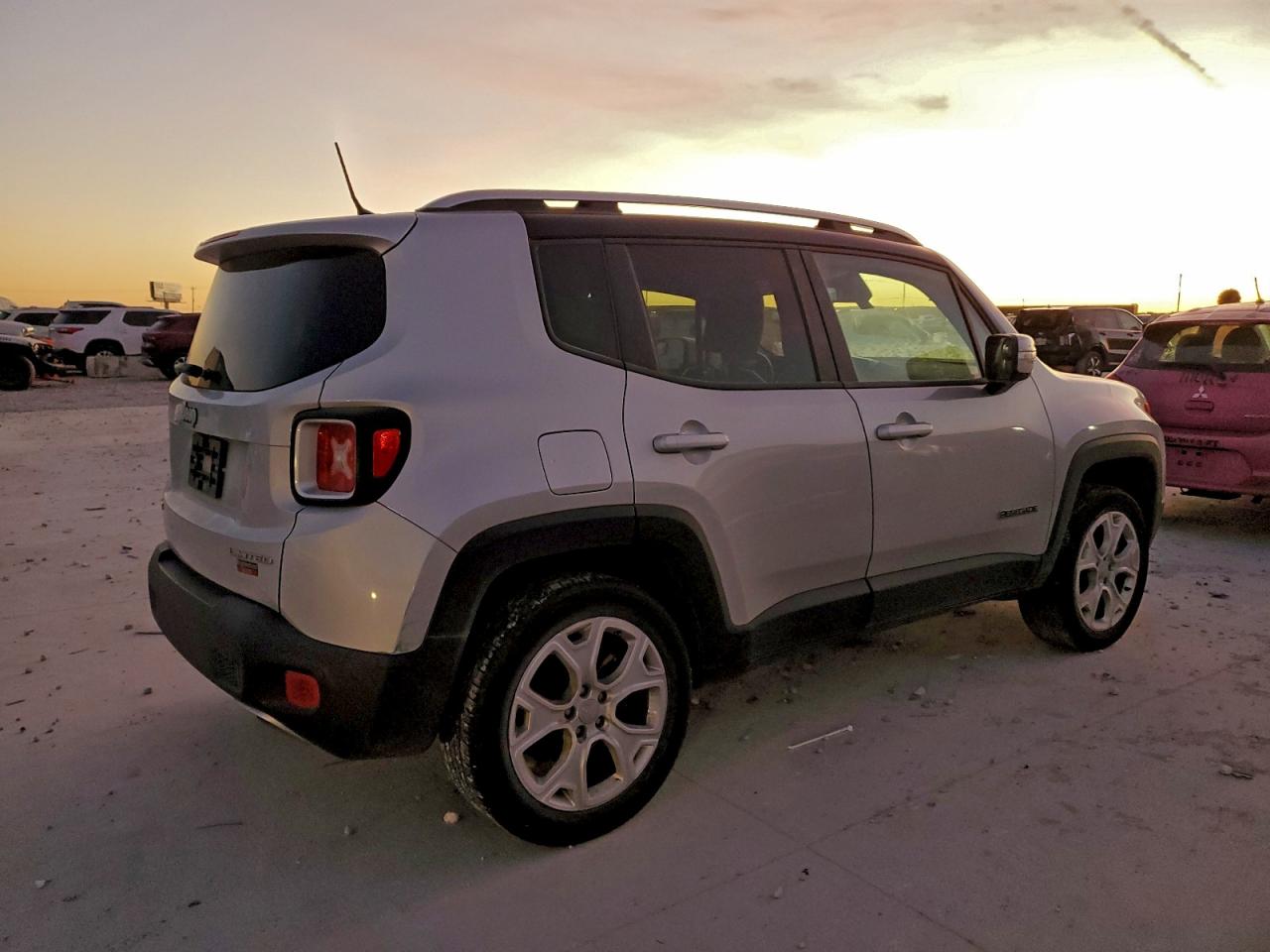 2015 JEEP RENEGADE LIMITED photo 3