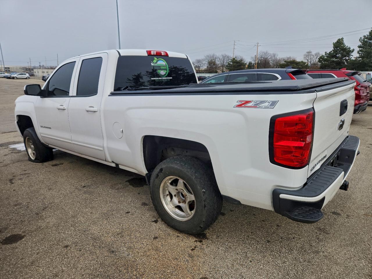 2017 CHEVROLET SILVERADO K1500 LT photo 2