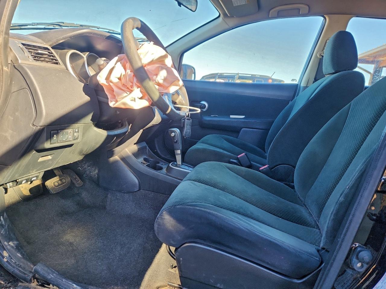 2012 NISSAN VERSA S photo 7