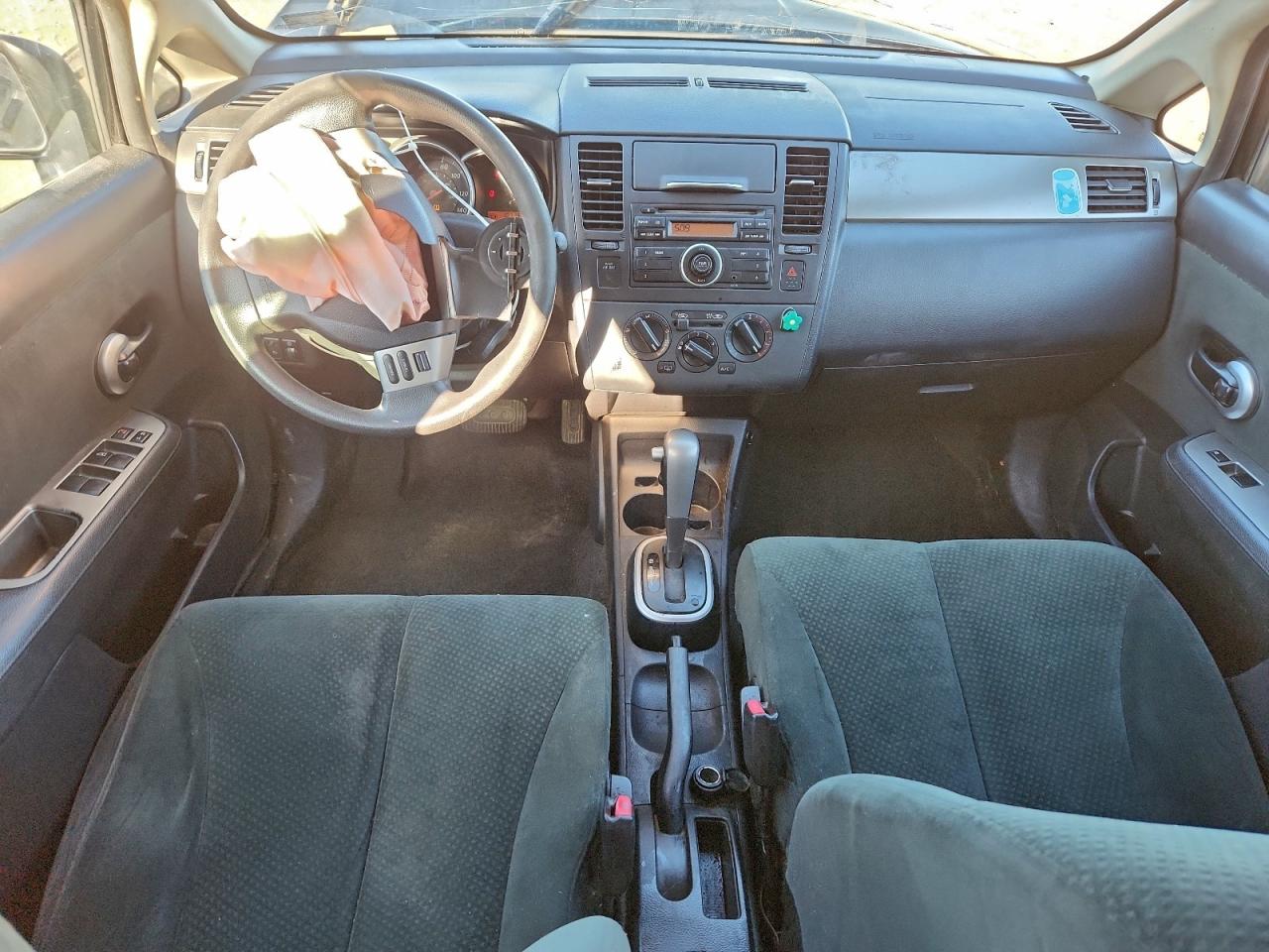 2012 NISSAN VERSA S photo 8