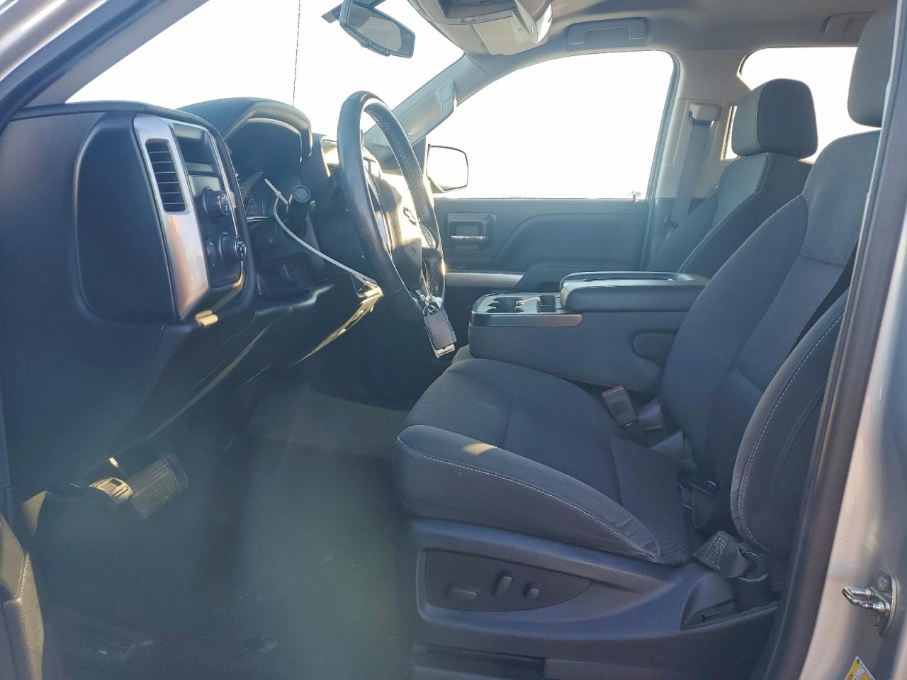 2018 CHEVROLET SILVERADO K1500 LT photo 7