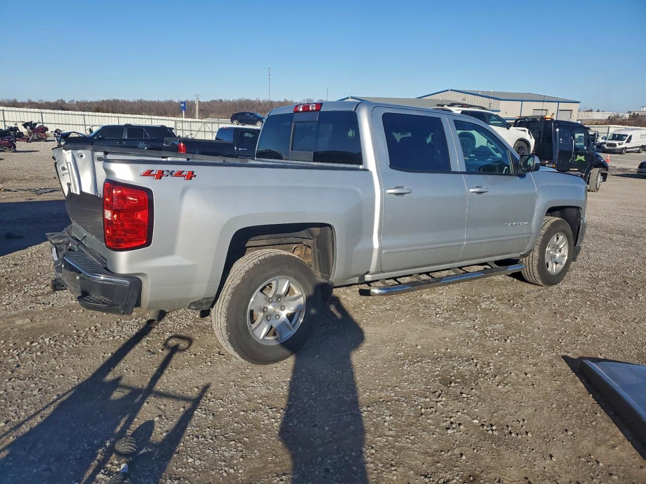 2018 CHEVROLET SILVERADO K1500 LT photo 3