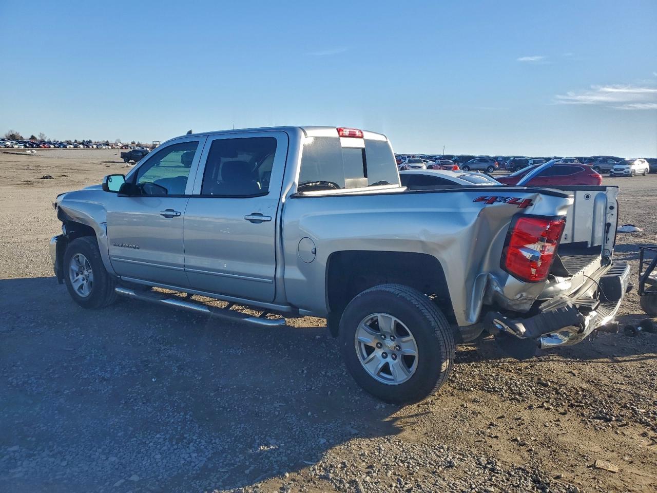2018 CHEVROLET SILVERADO K1500 LT photo 2