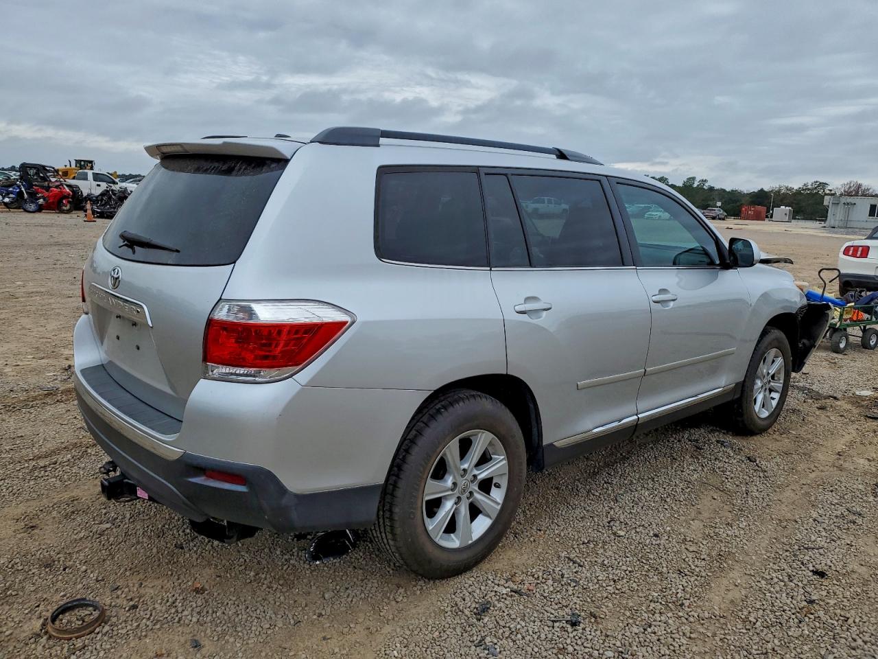 2011 TOYOTA HIGHLANDER BASE photo 3
