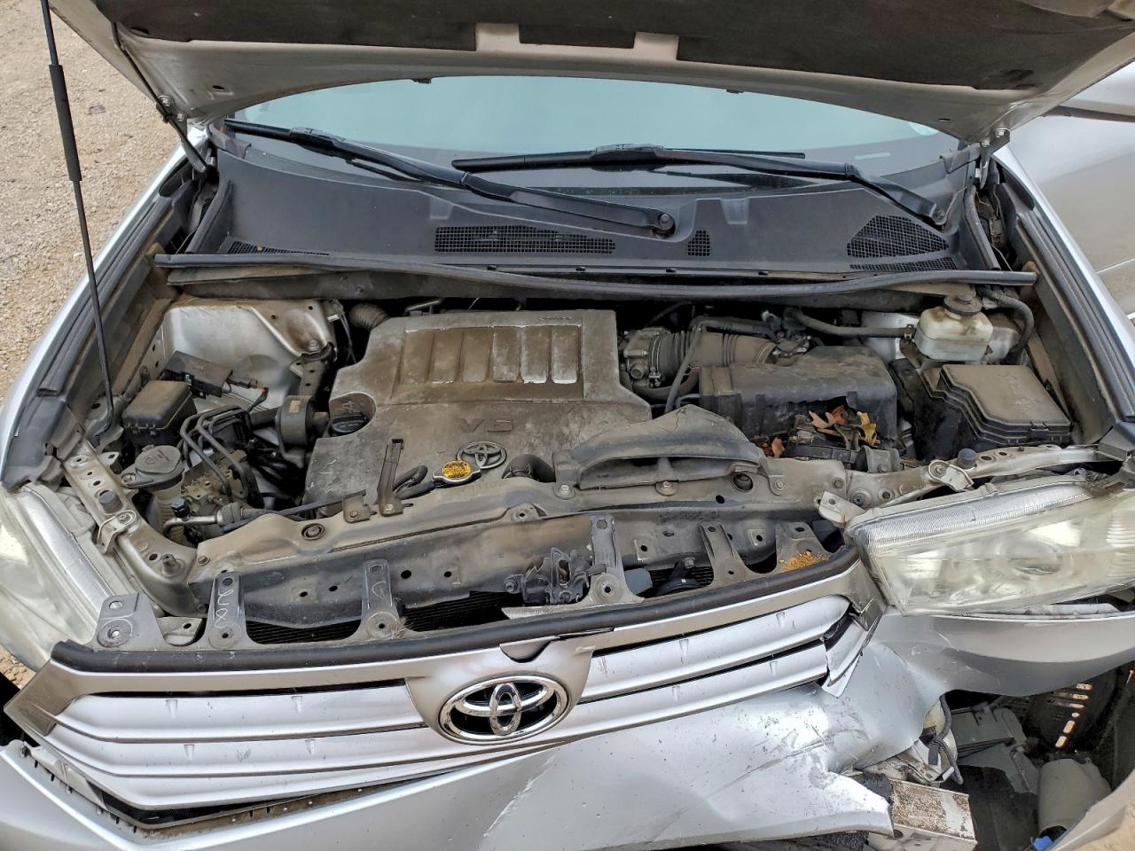 2011 TOYOTA HIGHLANDER BASE photo 11