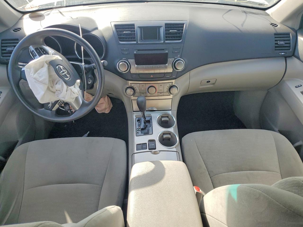 2011 TOYOTA HIGHLANDER BASE photo 8