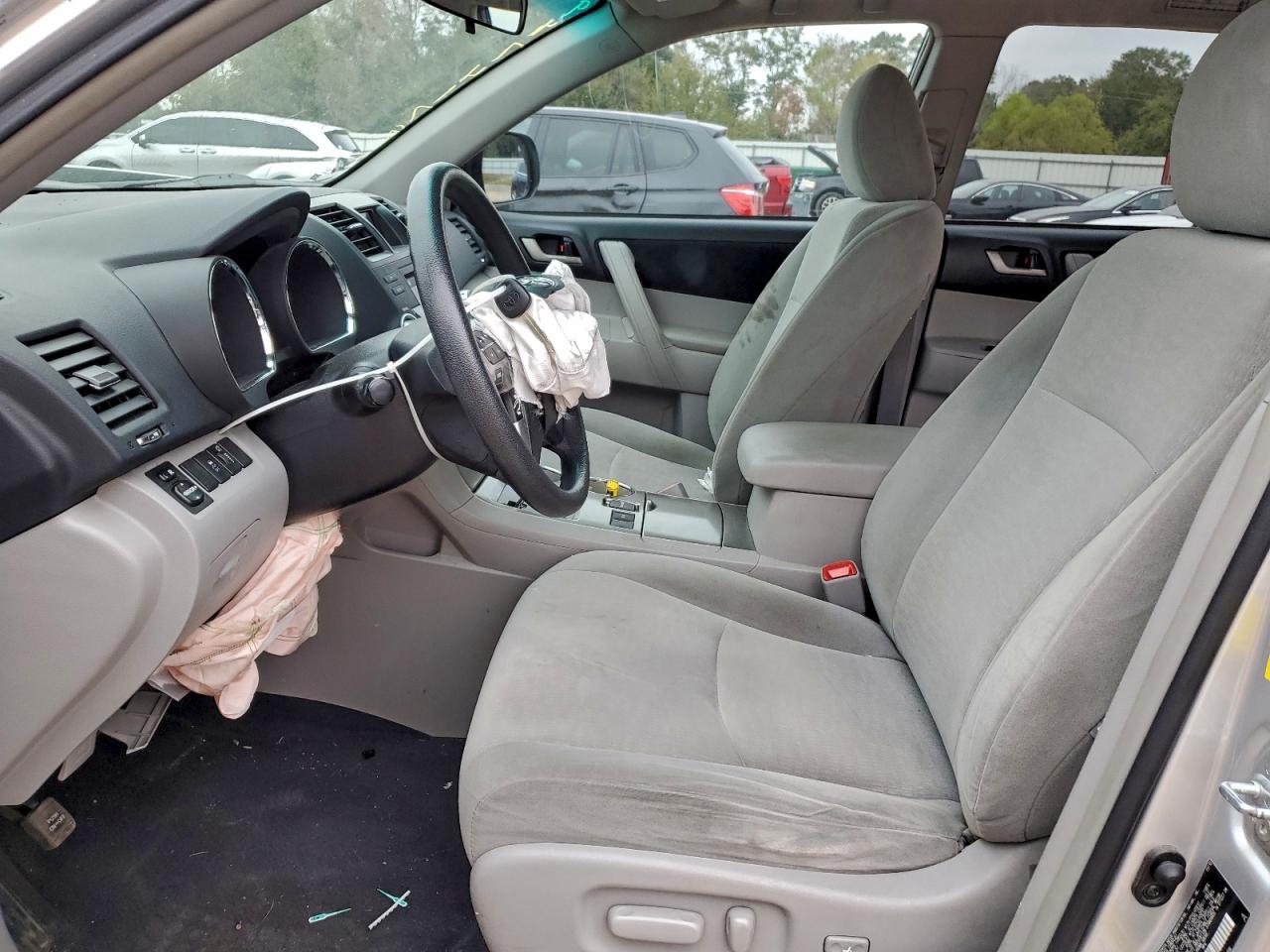 2011 TOYOTA HIGHLANDER BASE photo 7