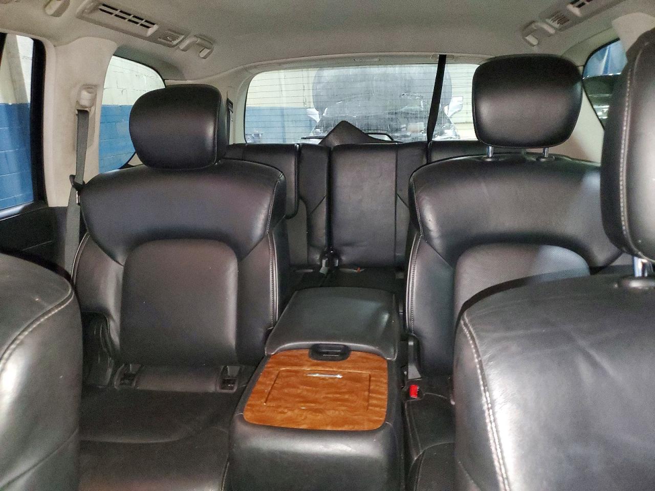 2019 INFINITI QX80 LUXE photo 10