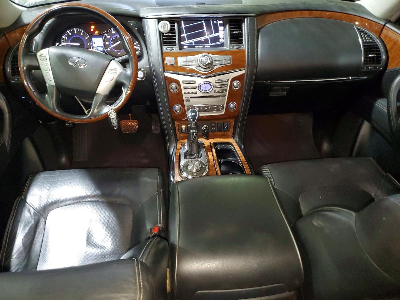 2019 INFINITI QX80 LUXE photo 8