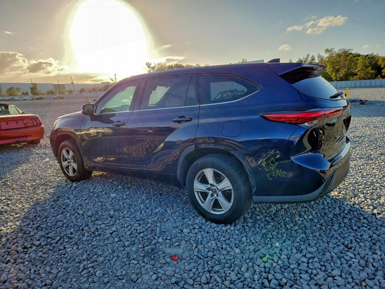 2021 TOYOTA HIGHLANDER L photo 2