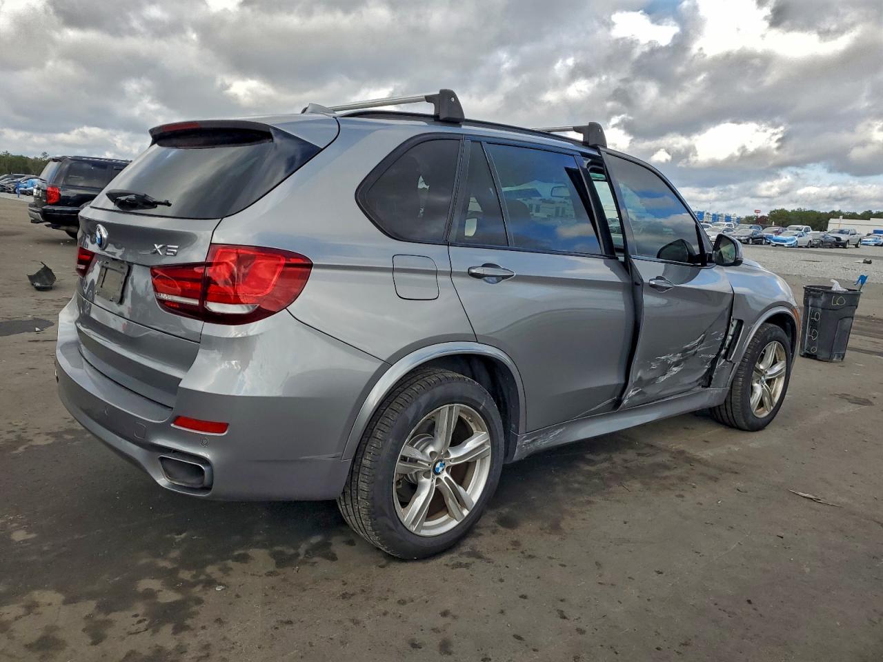 2015 BMW X5 XDRIVE35I photo 3