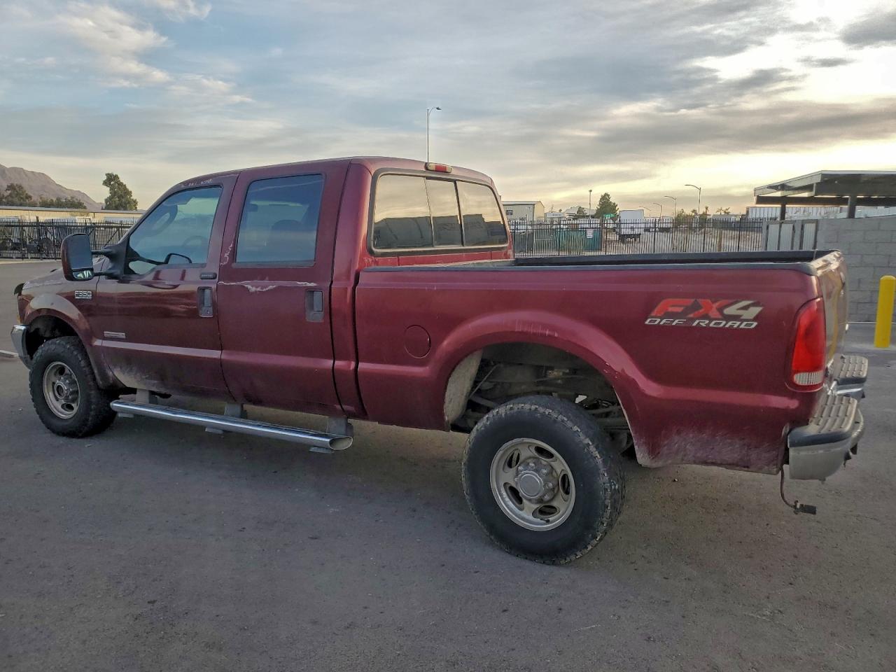2004 FORD F350 SRW SUPER DUTY photo 2